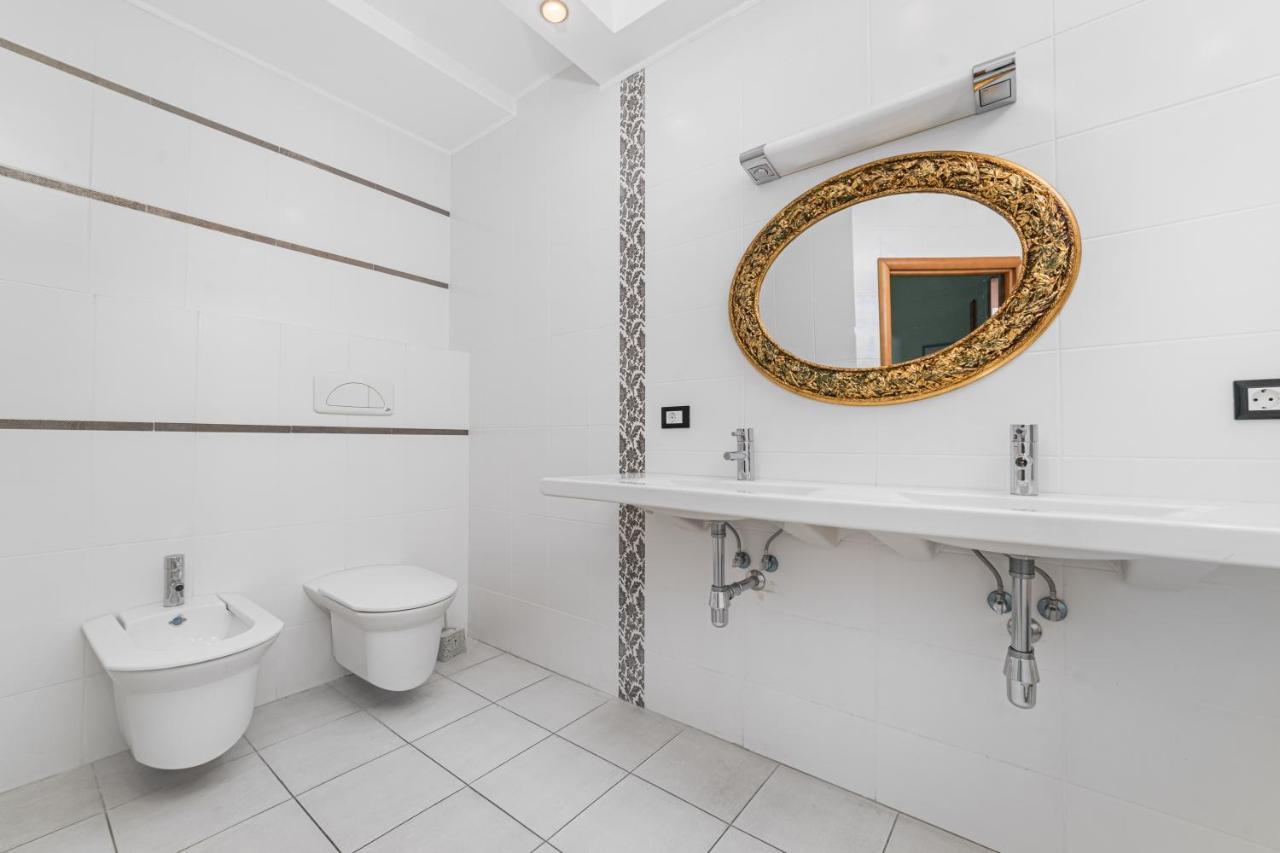 Classical Deribasivska 3-Bedrooms Apartment Oldenburg Bagian luar foto
