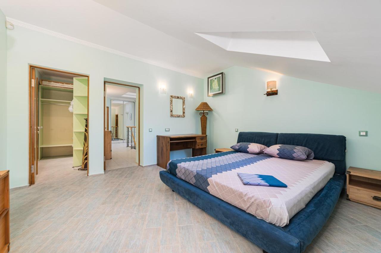 Classical Deribasivska 3-Bedrooms Apartment Oldenburg Bagian luar foto