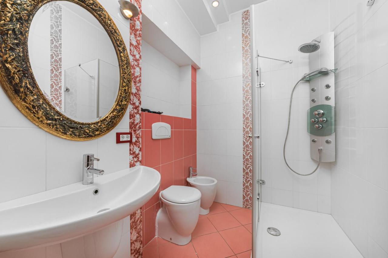 Classical Deribasivska 3-Bedrooms Apartment Oldenburg Bagian luar foto